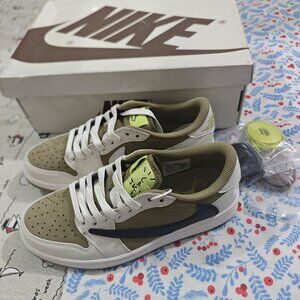 Nike X Travis Scott Low-Top Sneakers